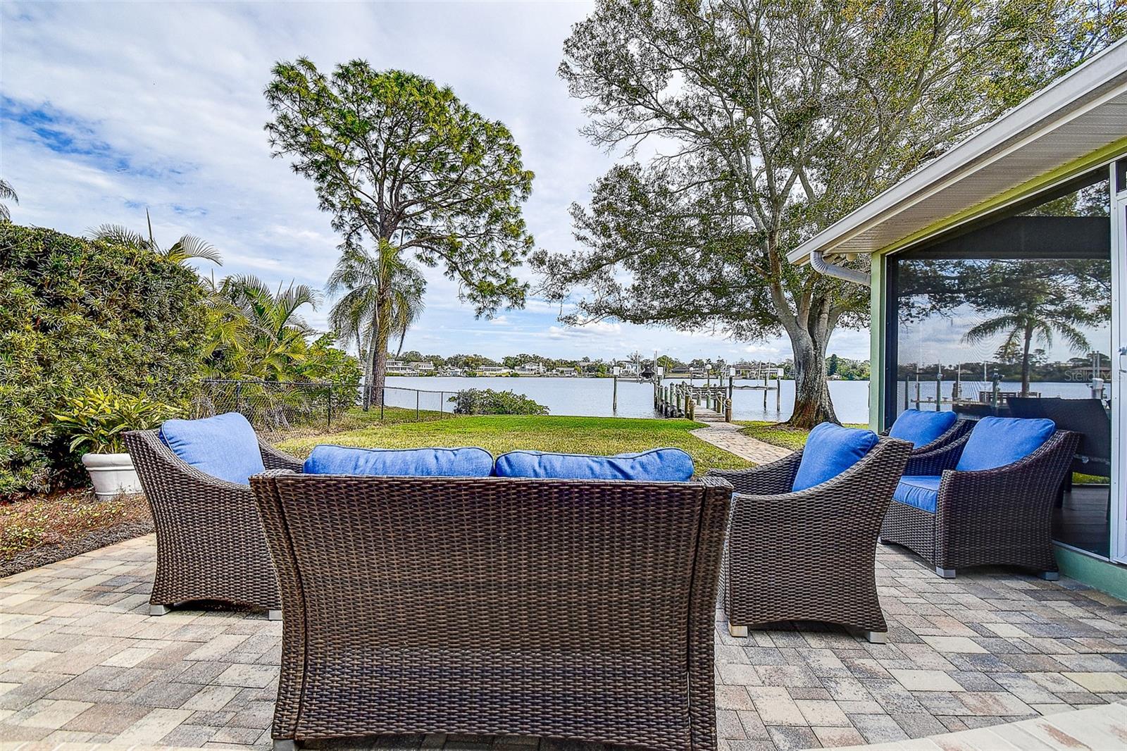 Image 30 of 45 For 718 Bayshore Drive