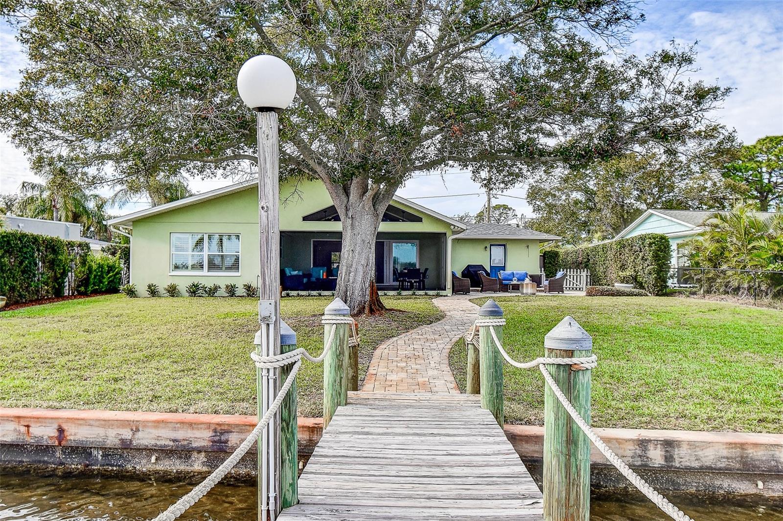 Image 36 of 45 For 718 Bayshore Drive