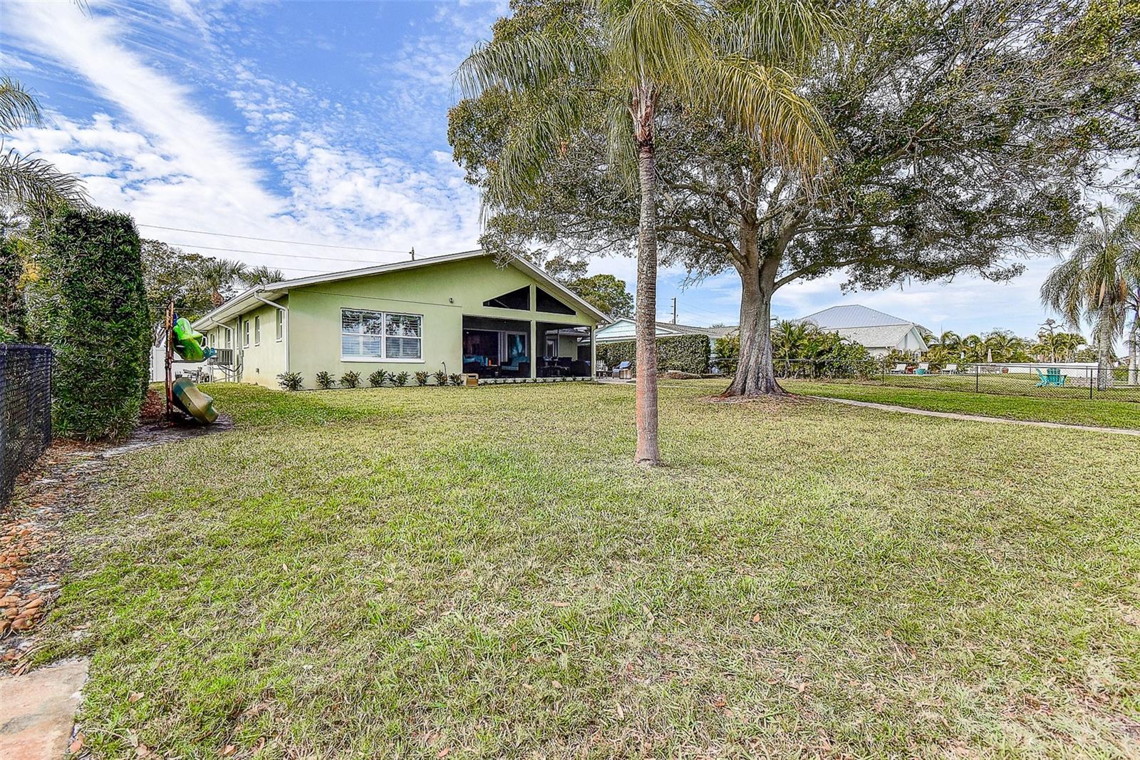 Image 37 of 45 For 718 Bayshore Drive