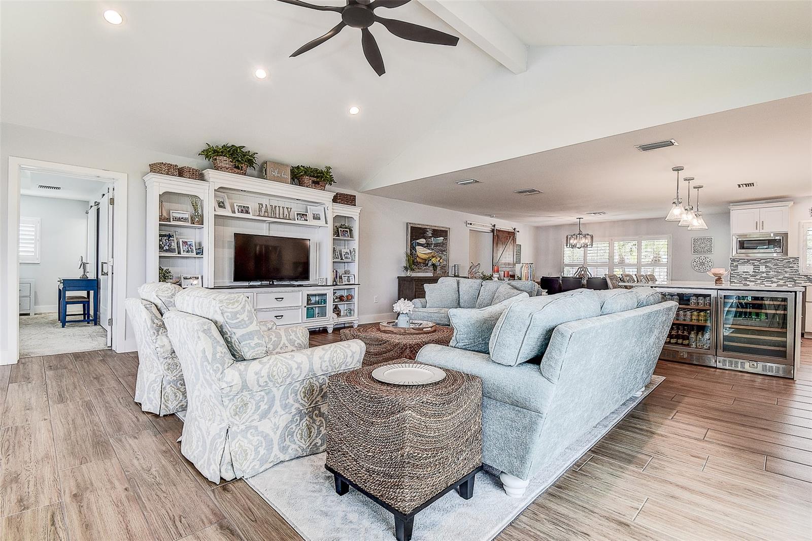 Image 6 of 45 For 718 Bayshore Drive