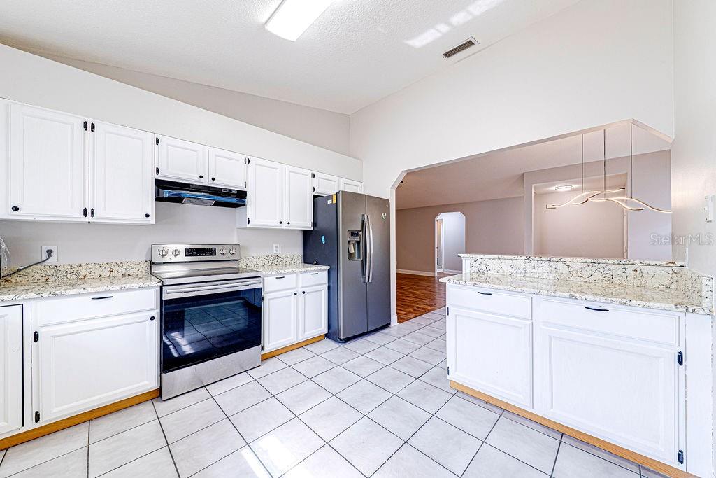 Image 4 of 25 For 40021 Parkinsonia Street