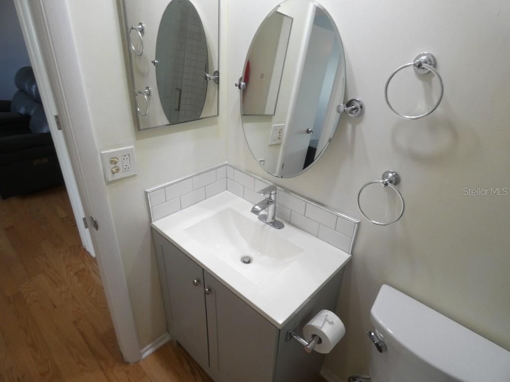 Listing photo id 9 for 2001 Greenbriar Boulevard 13