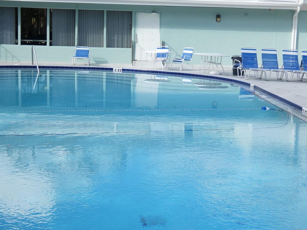 Listing photo id 18 for 2001 Greenbriar Boulevard 13