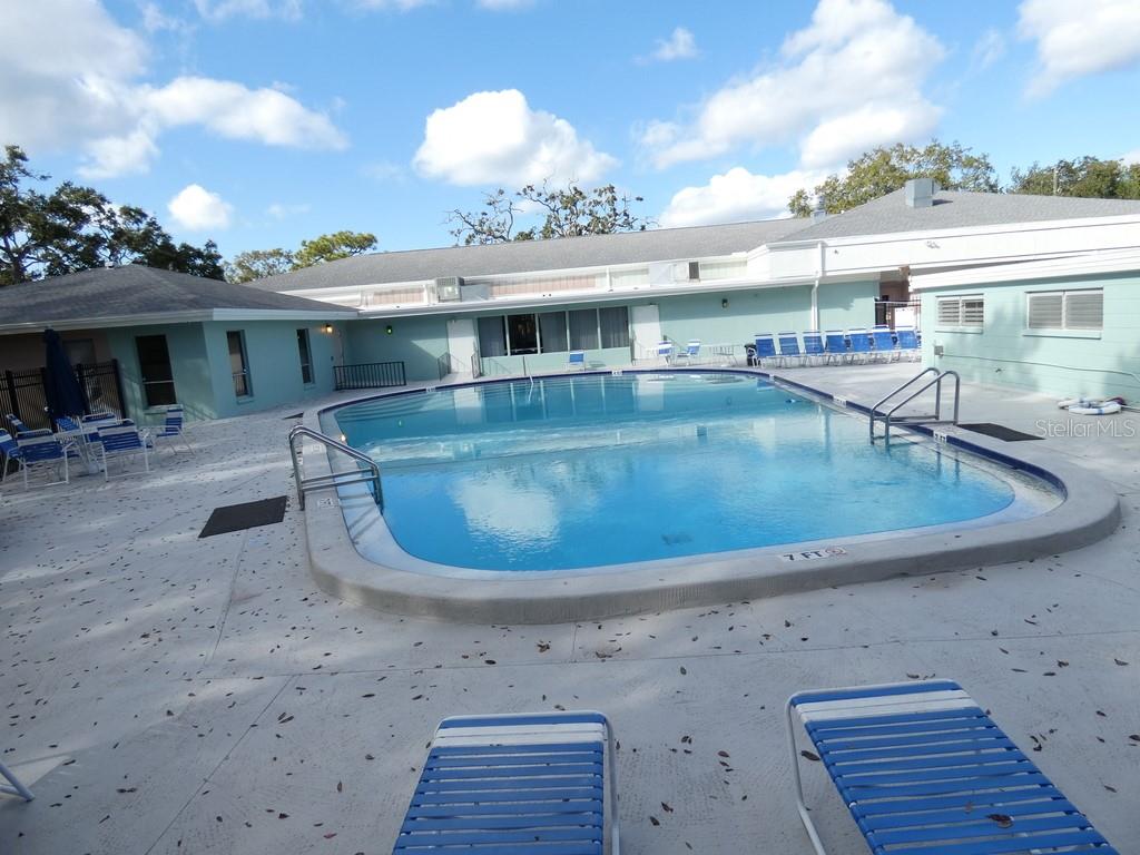 Listing photo id 21 for 2001 Greenbriar Boulevard 13