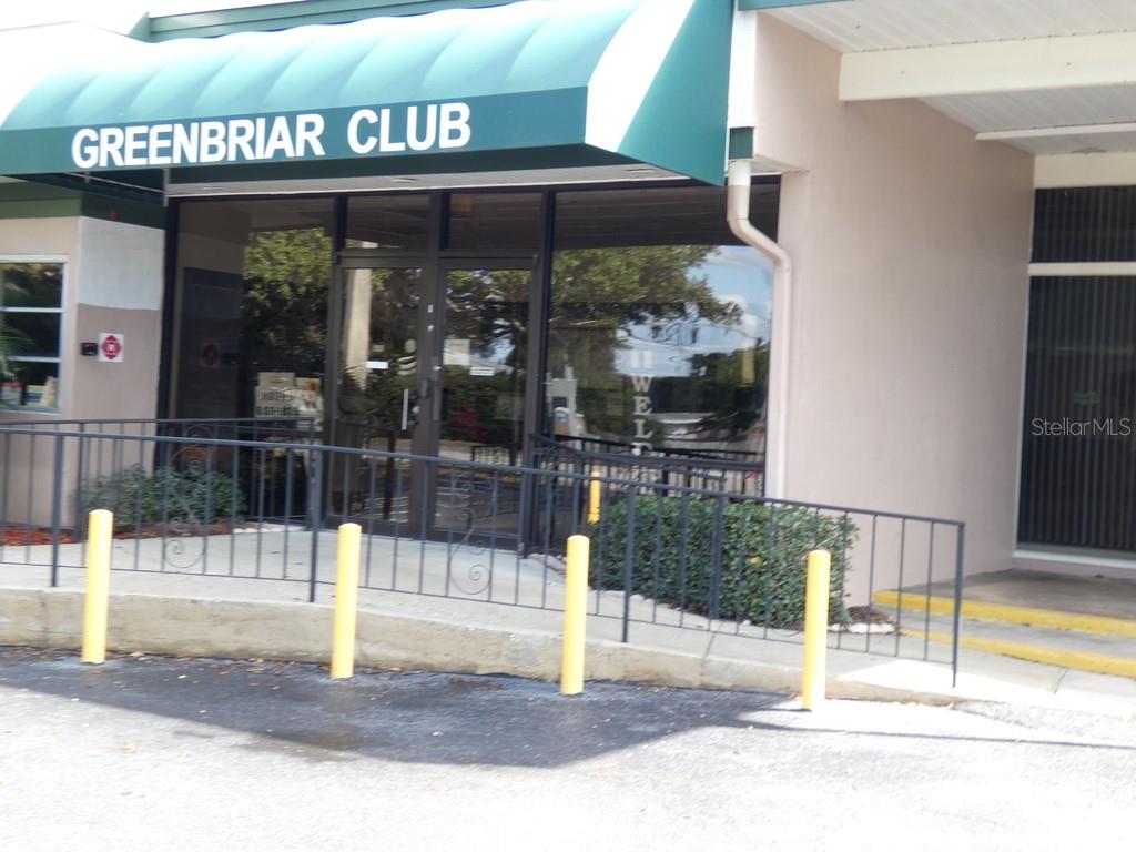 Listing photo id 30 for 2001 Greenbriar Boulevard 13