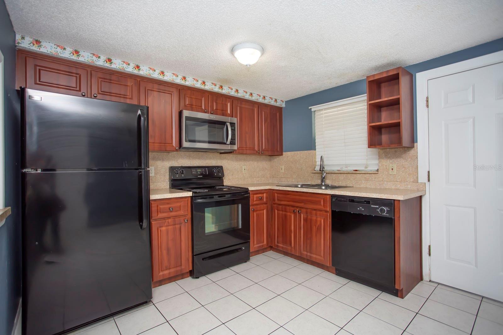 Image 9 of 23 For 4807 Fleetwood Street