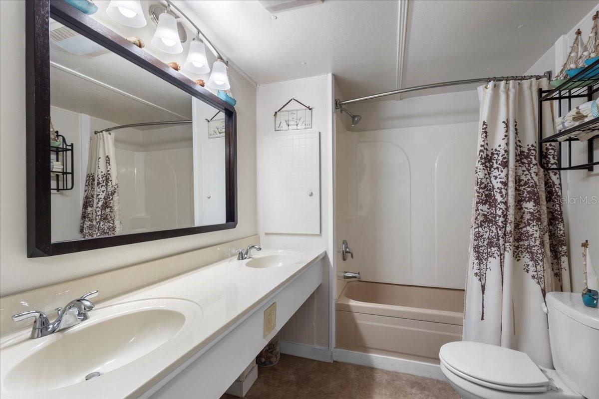 Image 16 of 31 For 455 441 Avenue