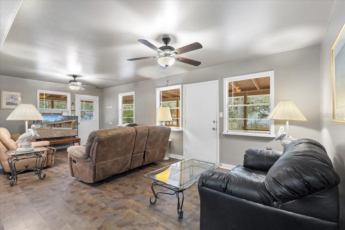 Image 7 of 31 For 455 441 Avenue