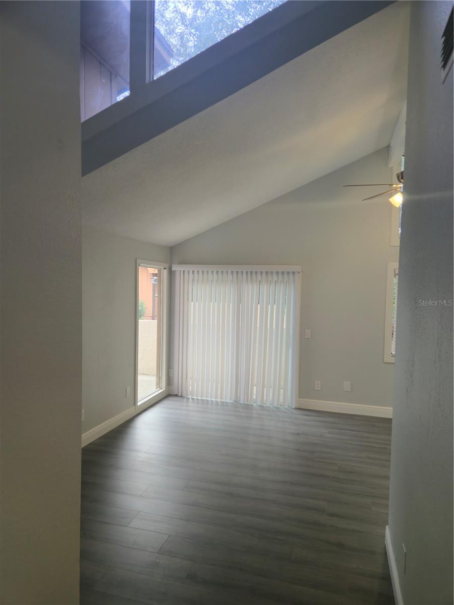 Image 5 of 16 For 111 Raintree Drive