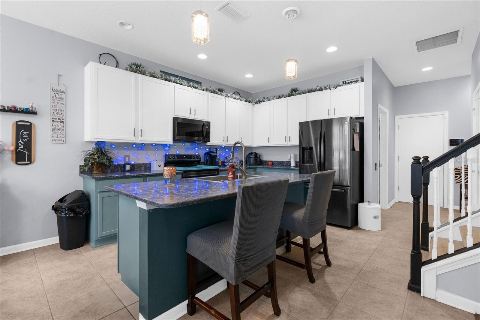 Image 13 of 45 For 951 Nodding Shade Drive