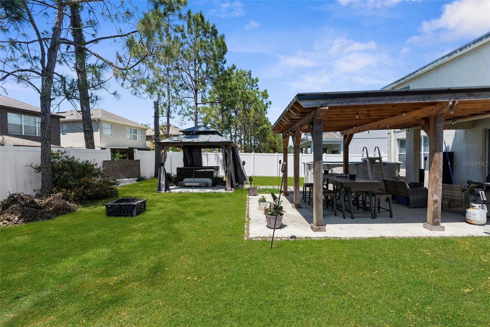 Image 20 of 45 For 951 Nodding Shade Drive