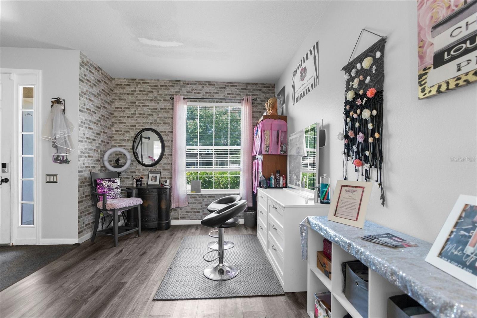 Image 6 of 45 For 951 Nodding Shade Drive