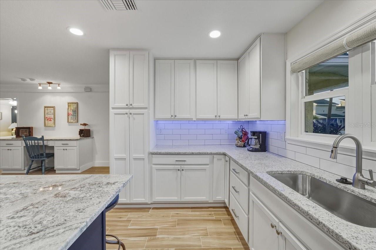 Image 15 of 70 For 3288 Minnow Creek Drive