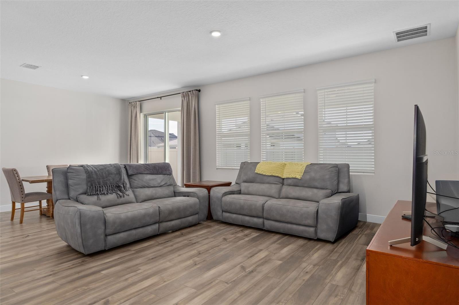 Image 14 of 46 For 10353 Fieldstone Myrtle Way