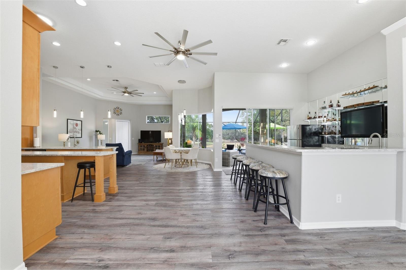 Listing photo id 2 for 31 Ryewood Circle