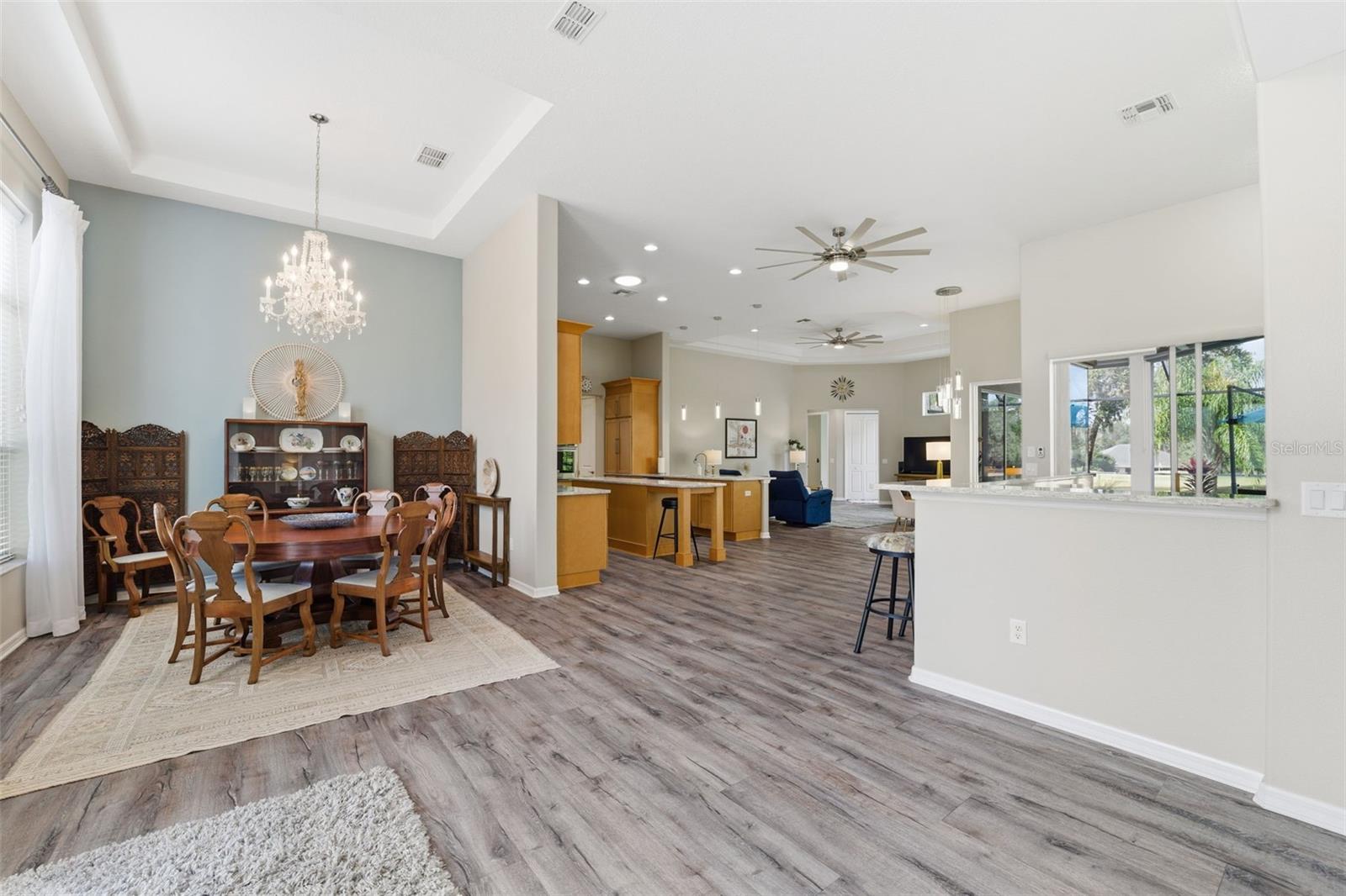 Listing photo id 3 for 31 Ryewood Circle