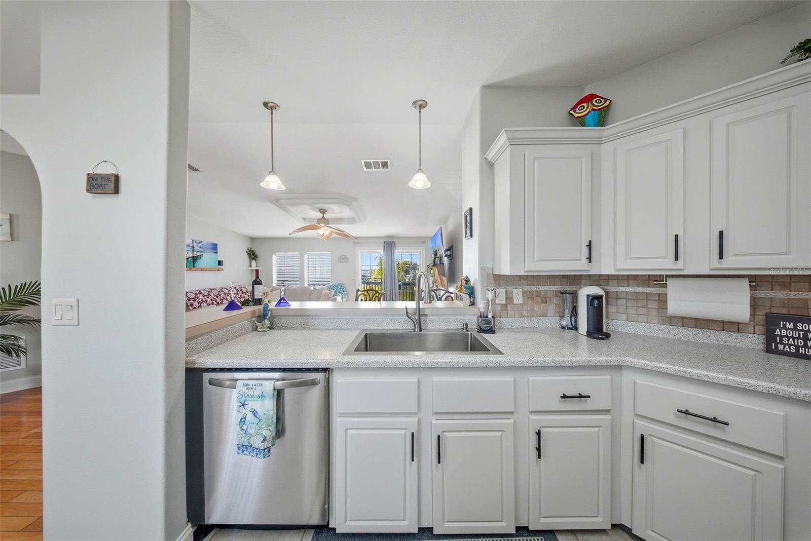 Image 16 of 84 For 13121 Beacon Court