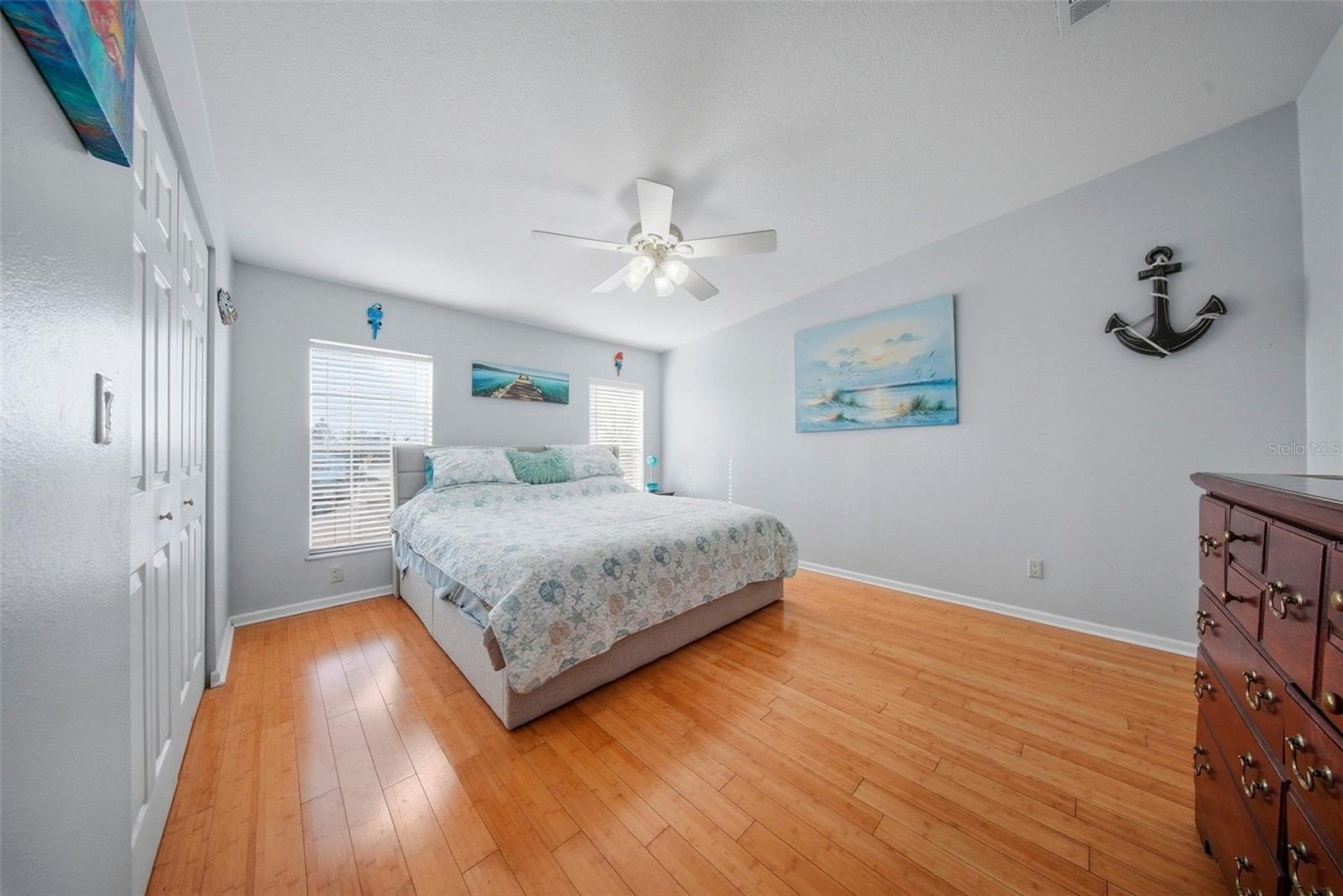 Image 22 of 84 For 13121 Beacon Court