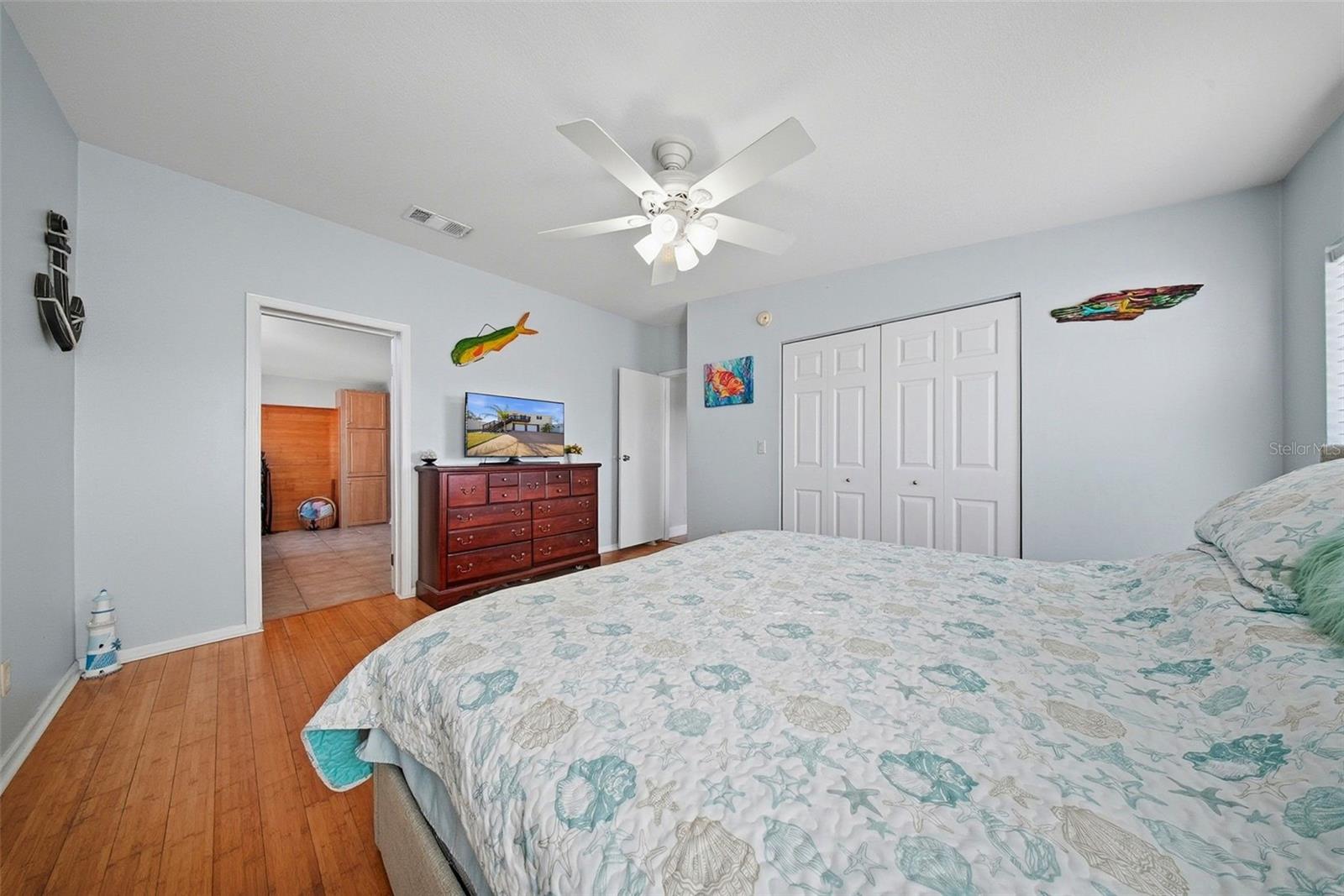 Image 24 of 84 For 13121 Beacon Court