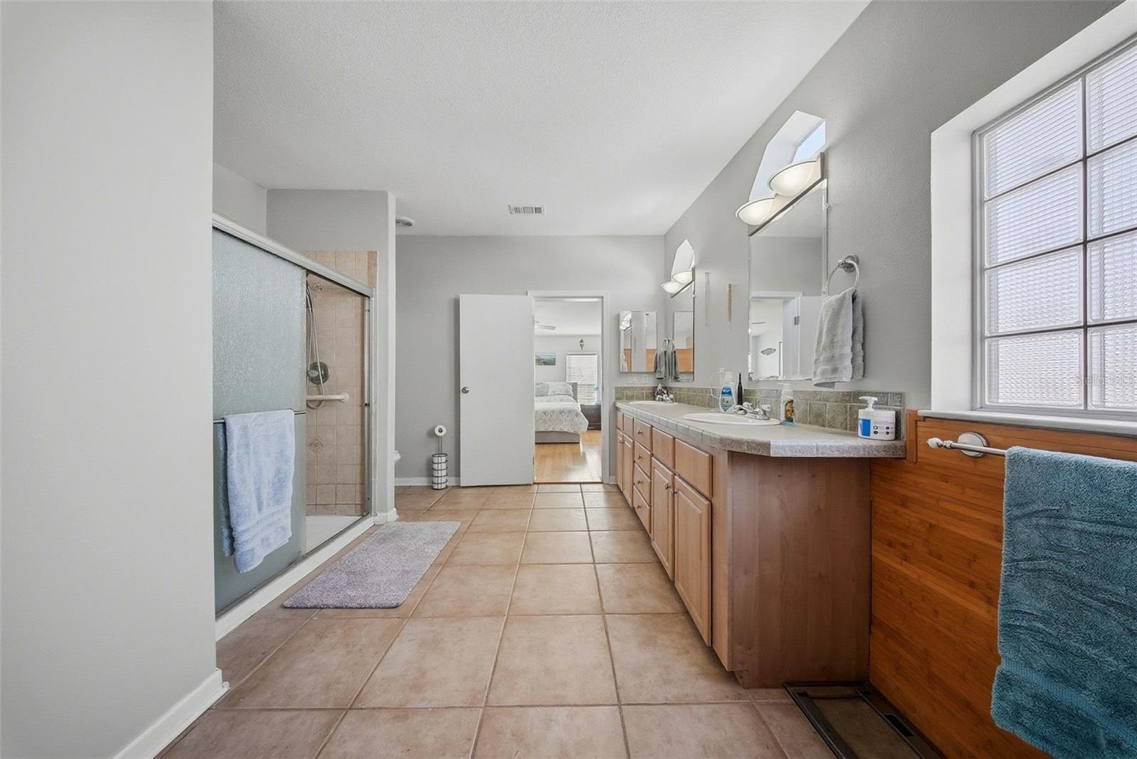 Image 25 of 84 For 13121 Beacon Court