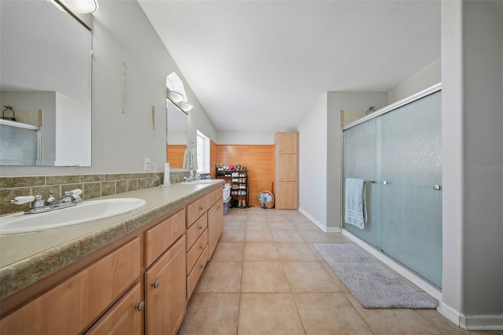 Image 27 of 84 For 13121 Beacon Court