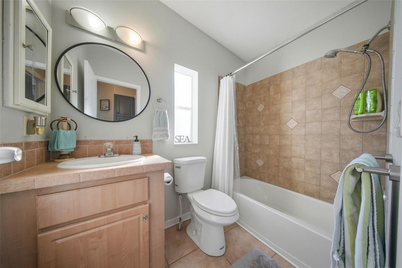 Image 33 of 84 For 13121 Beacon Court