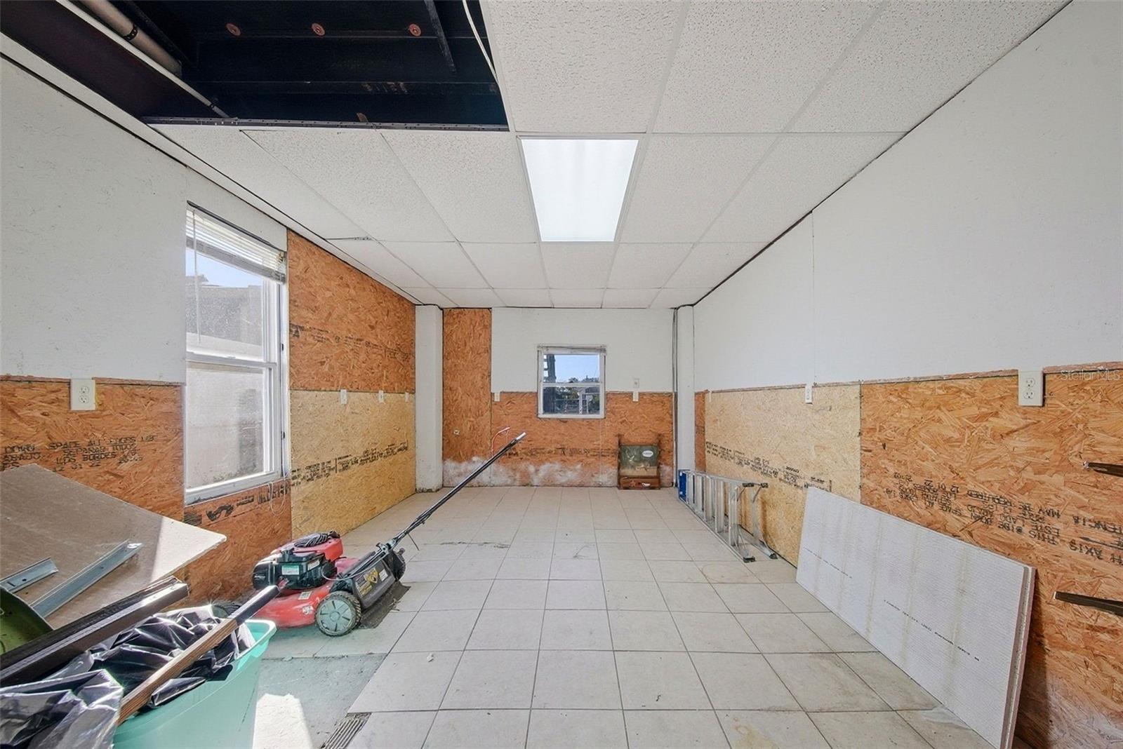 Image 40 of 84 For 13121 Beacon Court