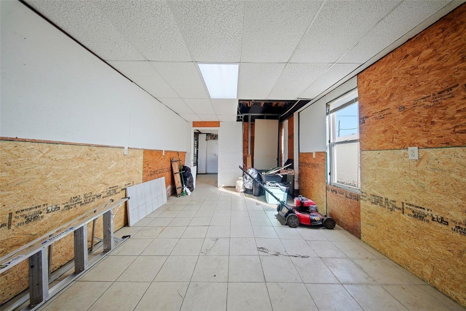 Image 41 of 84 For 13121 Beacon Court