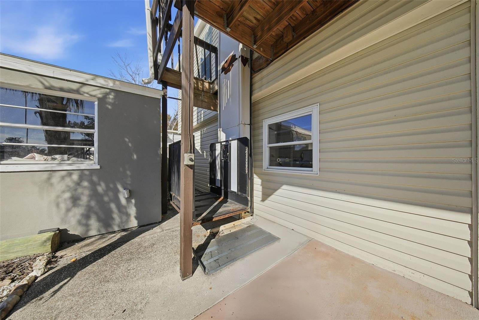 Image 53 of 84 For 13121 Beacon Court