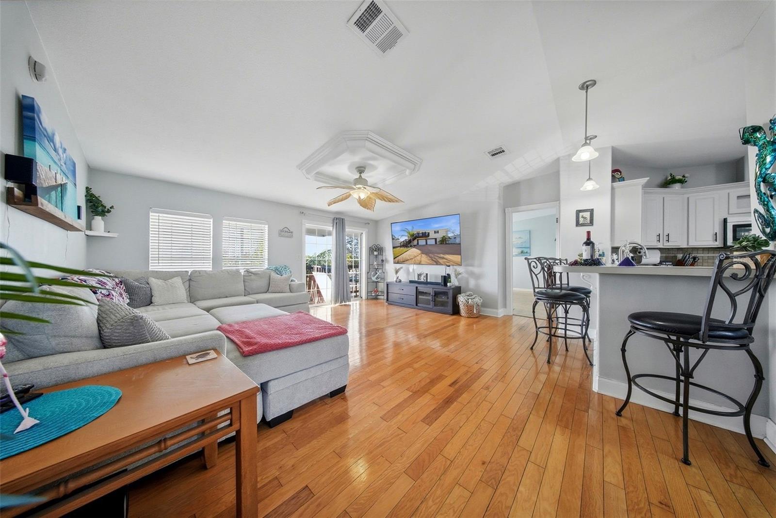 Image 7 of 84 For 13121 Beacon Court