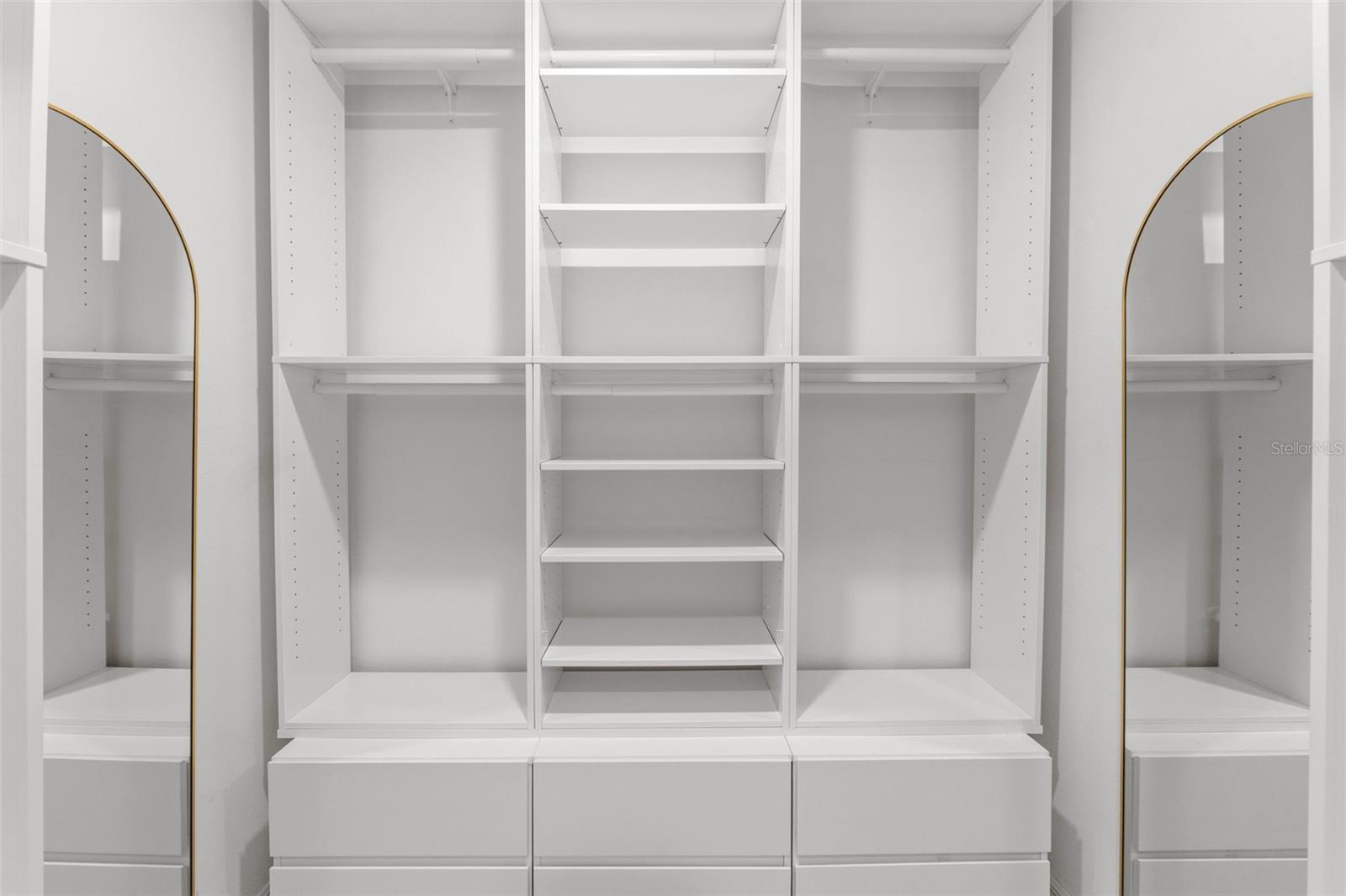 Image 6 of 81 For 7537 Gardner Street