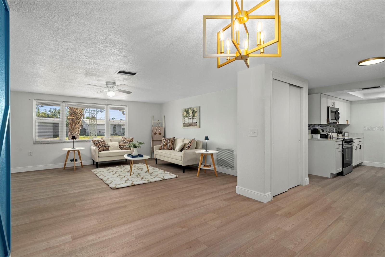 Image 11 of 27 For 5253 Falcon Drive