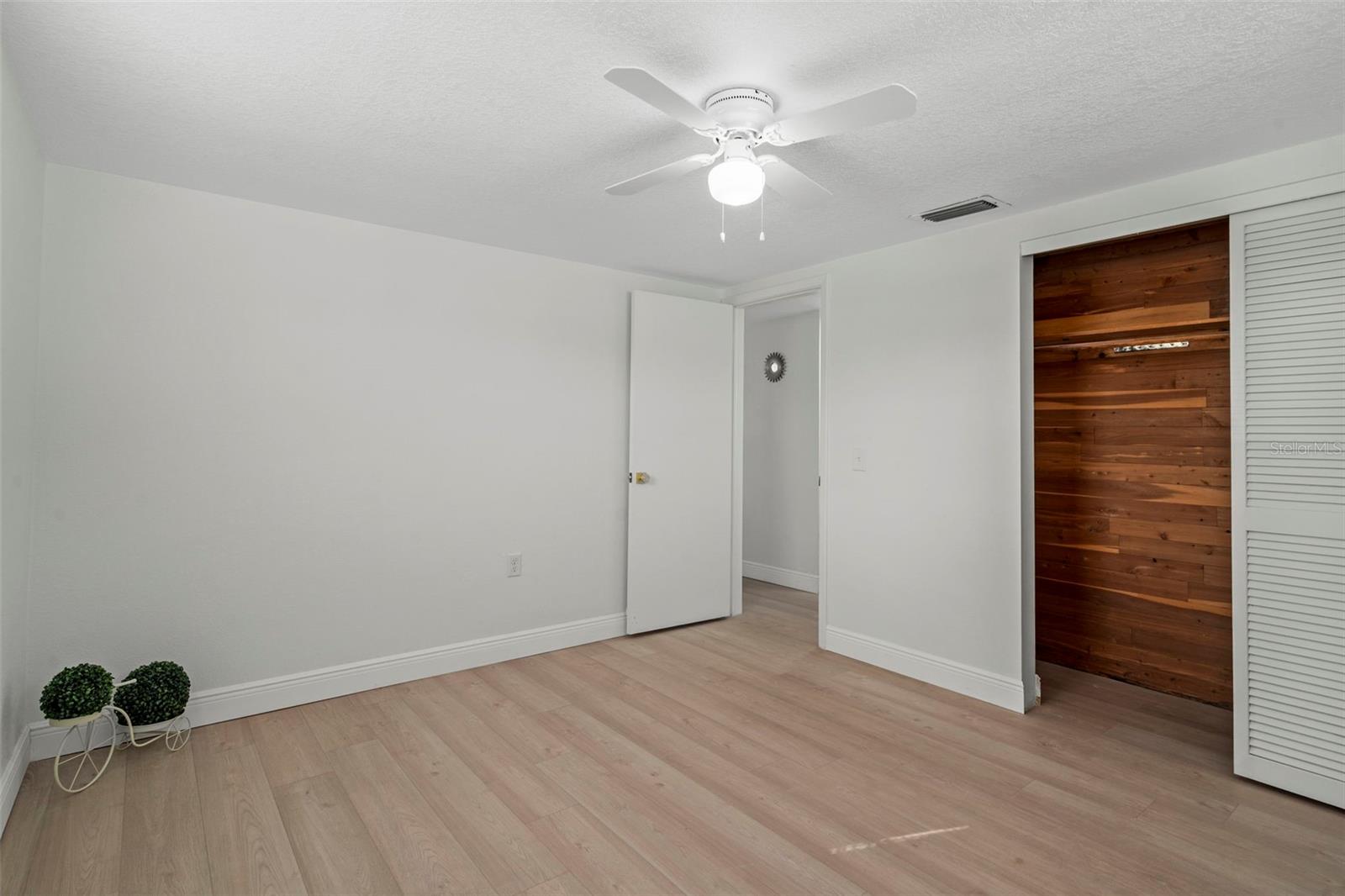 Image 18 of 27 For 5253 Falcon Drive