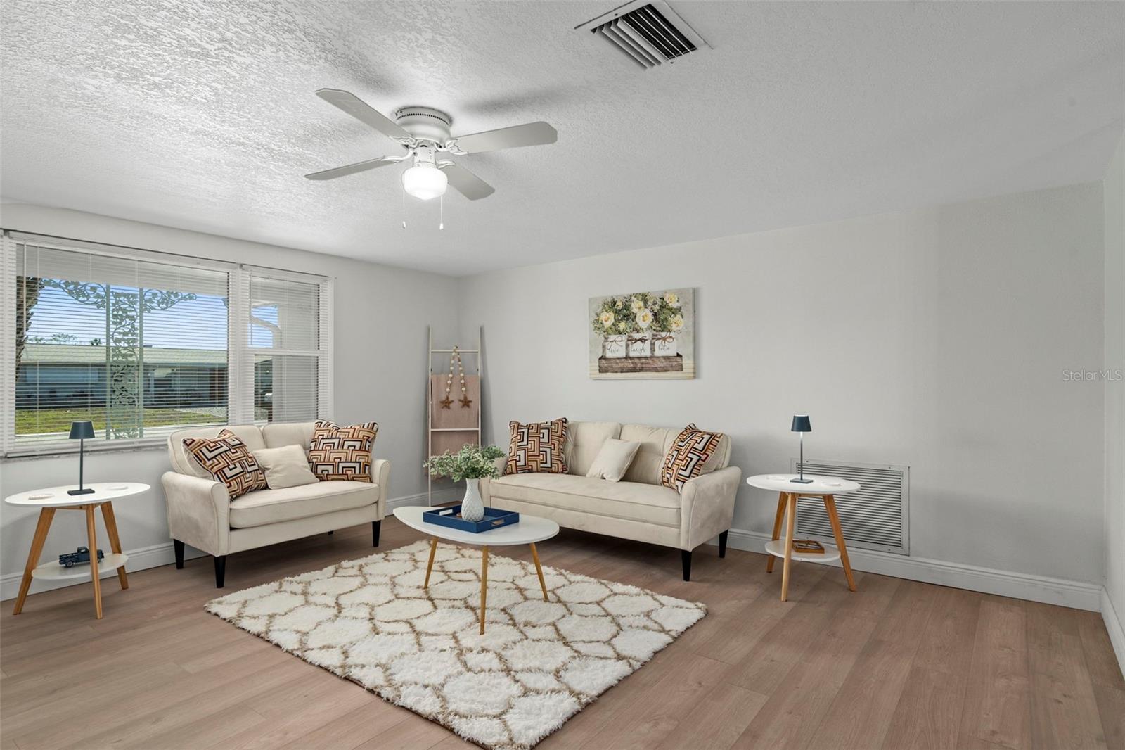 Image 4 of 27 For 5253 Falcon Drive