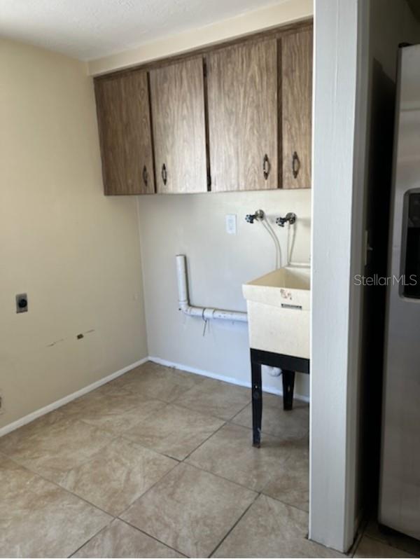 Image 10 of 13 For 11010 Tamarix Avenue