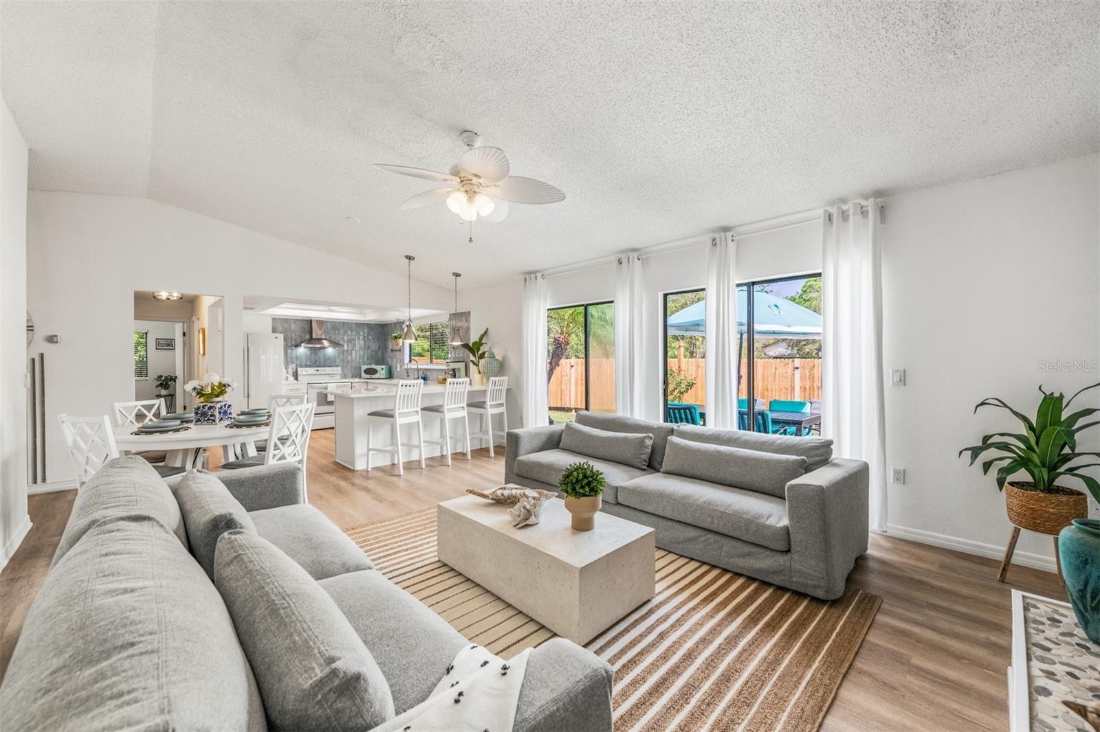 Image 21 of 88 For 2911 Woodpine Court