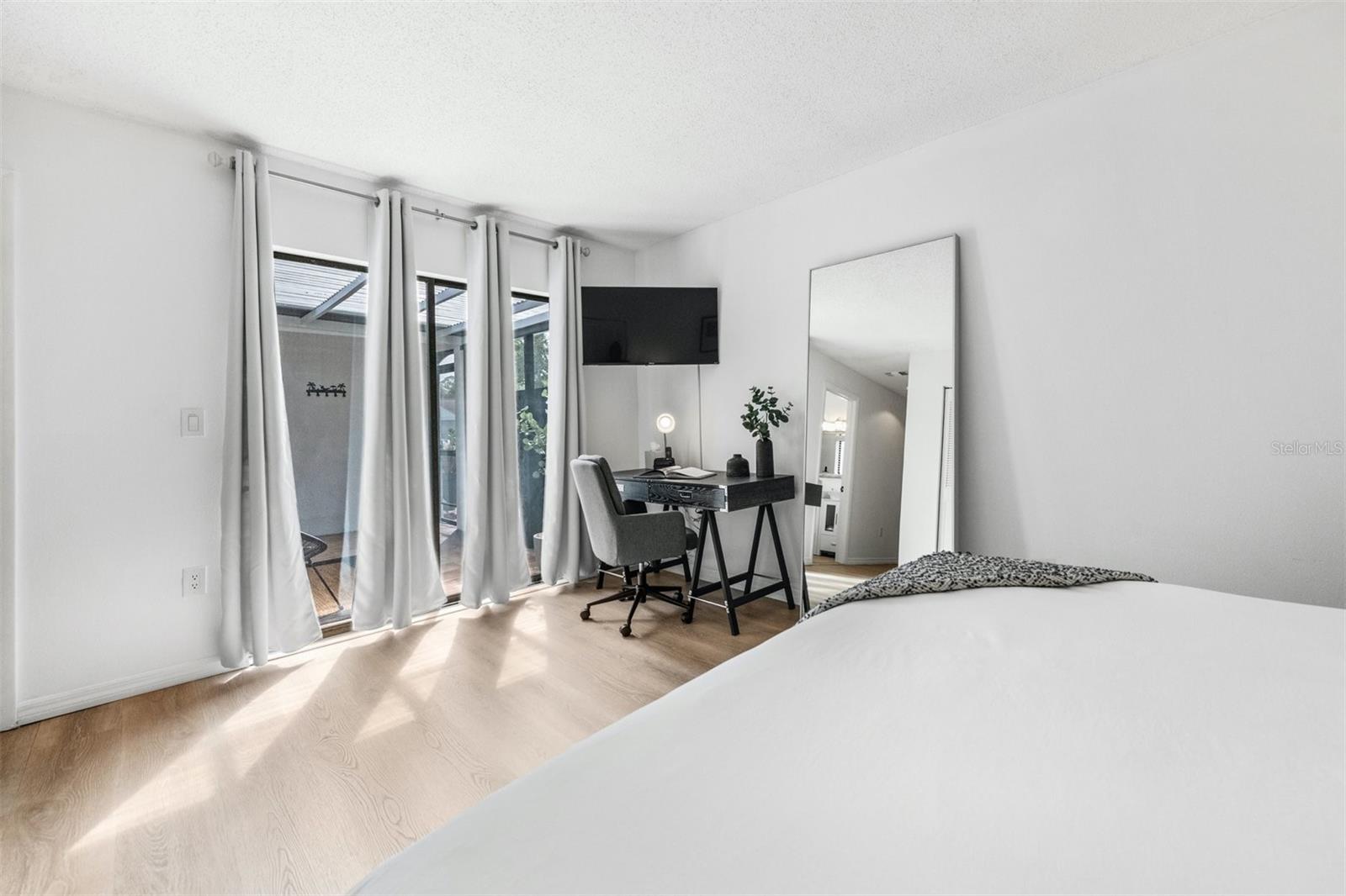 Image 25 of 88 For 2911 Woodpine Court