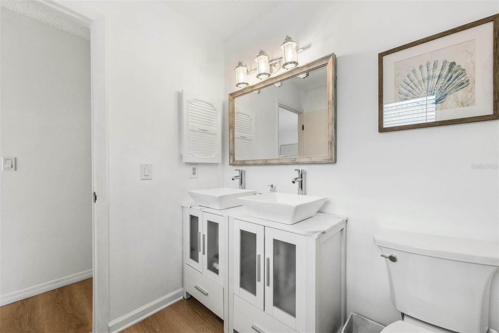 Image 29 of 88 For 2911 Woodpine Court