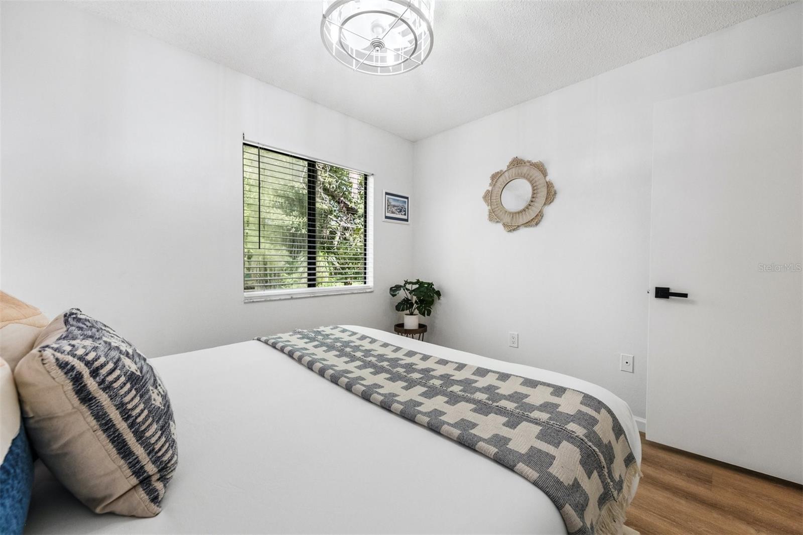 Image 40 of 88 For 2911 Woodpine Court