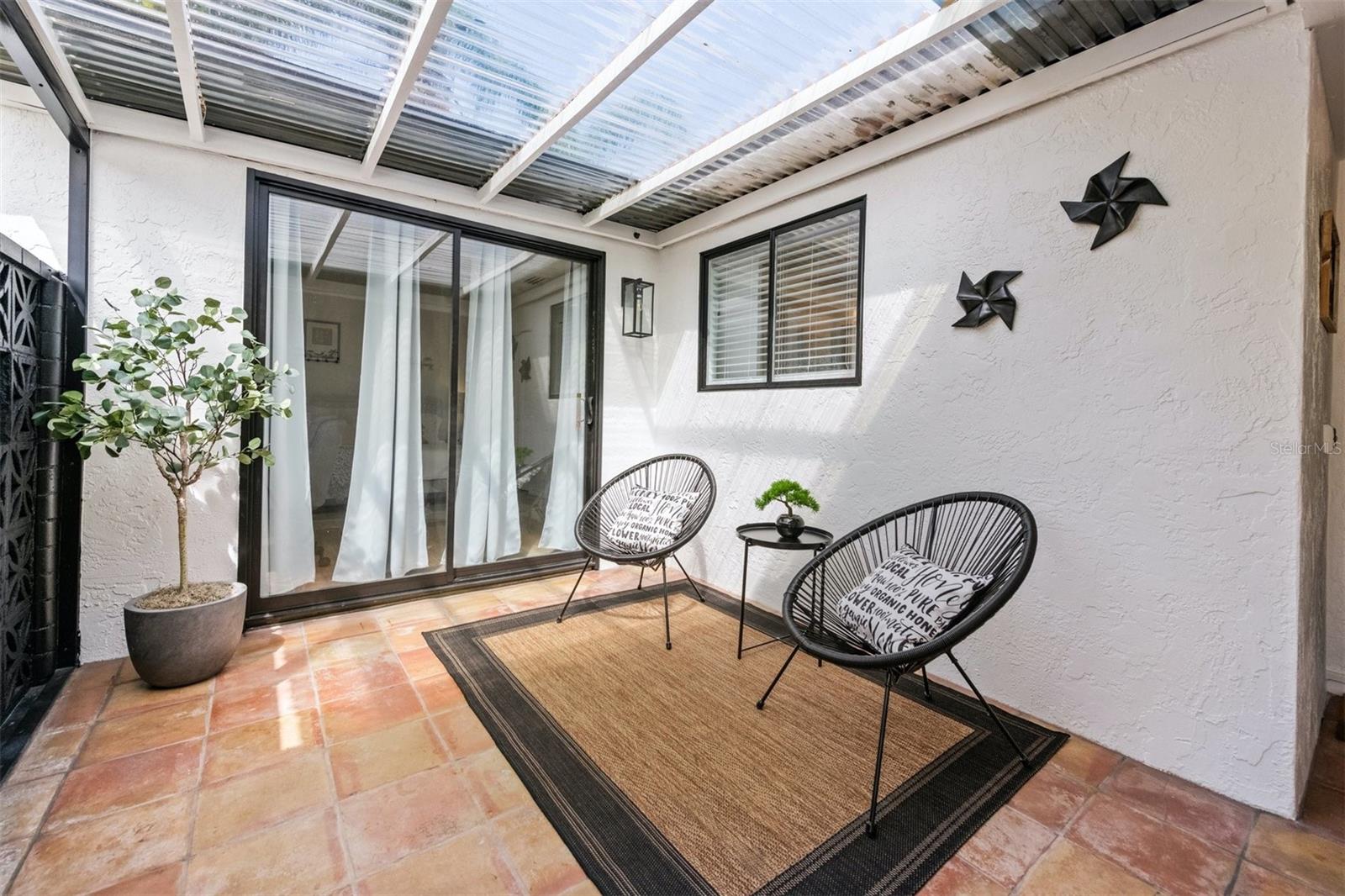 Image 5 of 88 For 2911 Woodpine Court