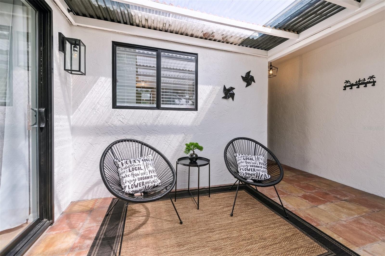 Image 6 of 88 For 2911 Woodpine Court