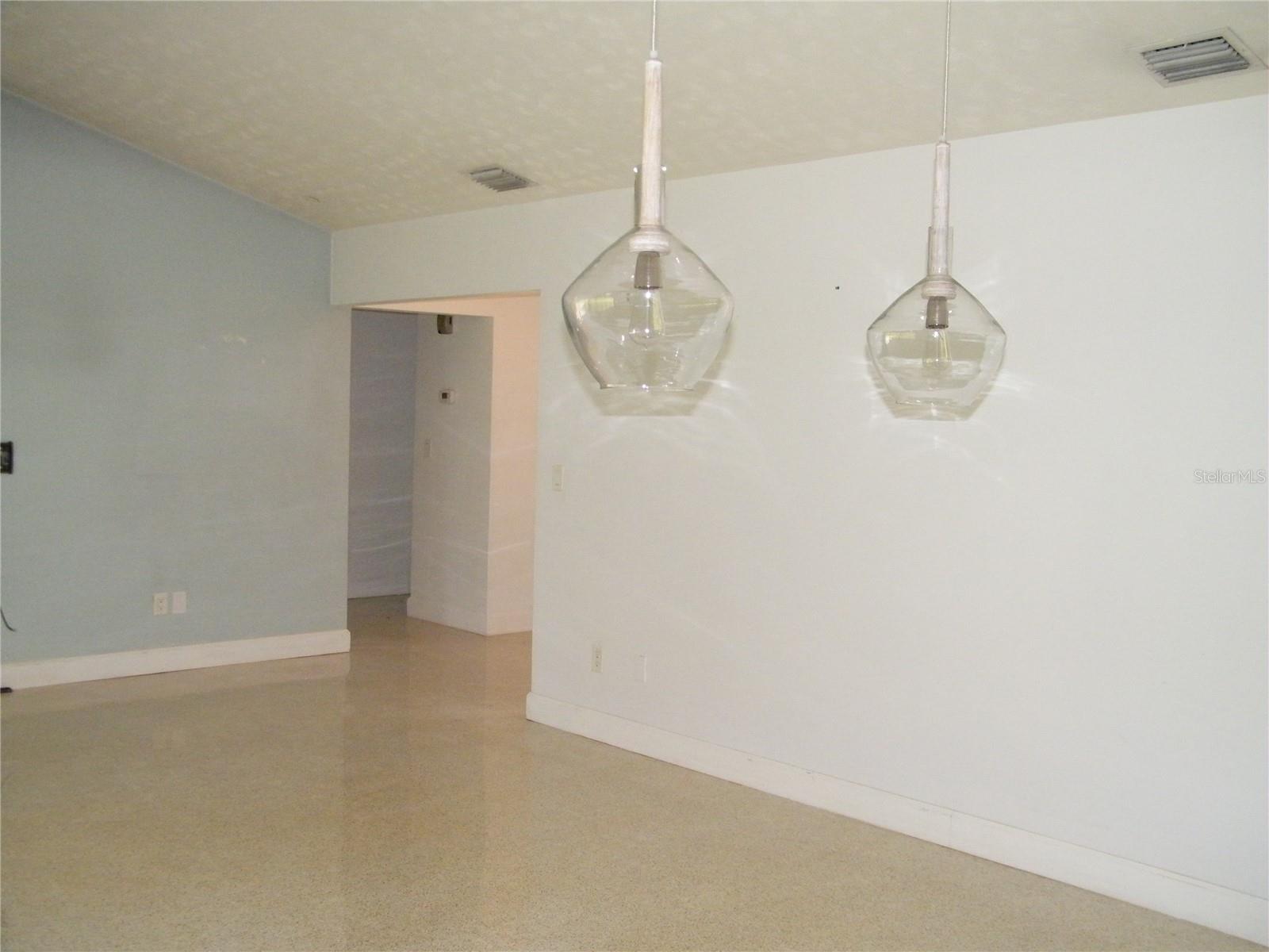 Image 18 of 39 For 1060 Jesse Avenue