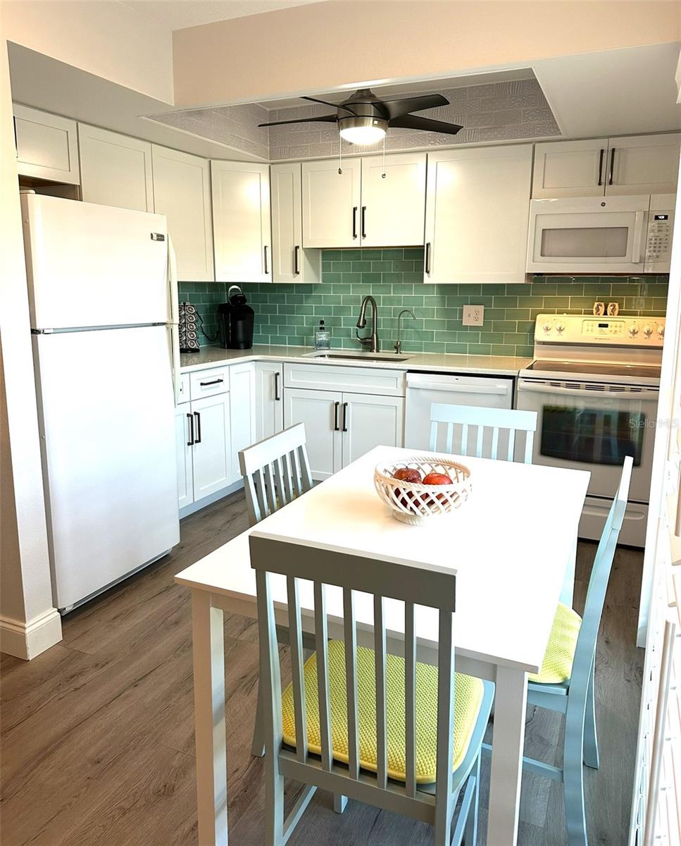 Image 5 of 25 For 12 Quails Run Boulevard 12