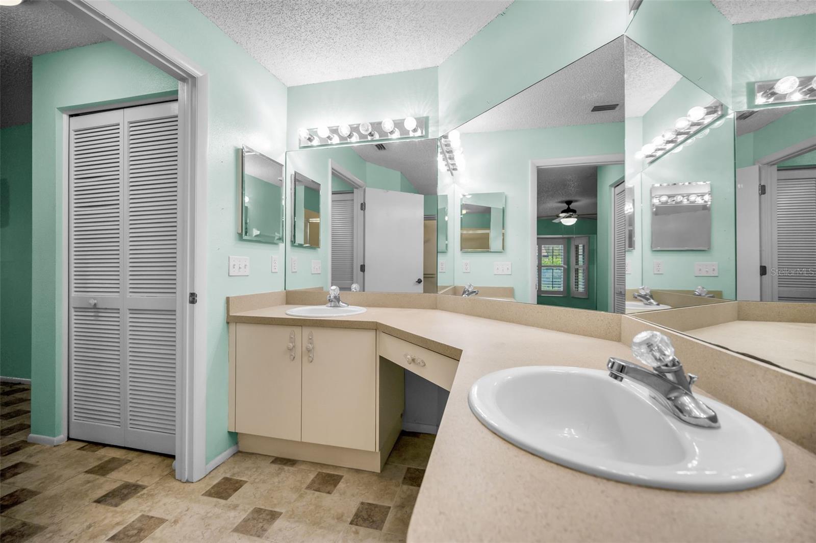 Image 33 of 72 For 6525 Pine Walk Drive