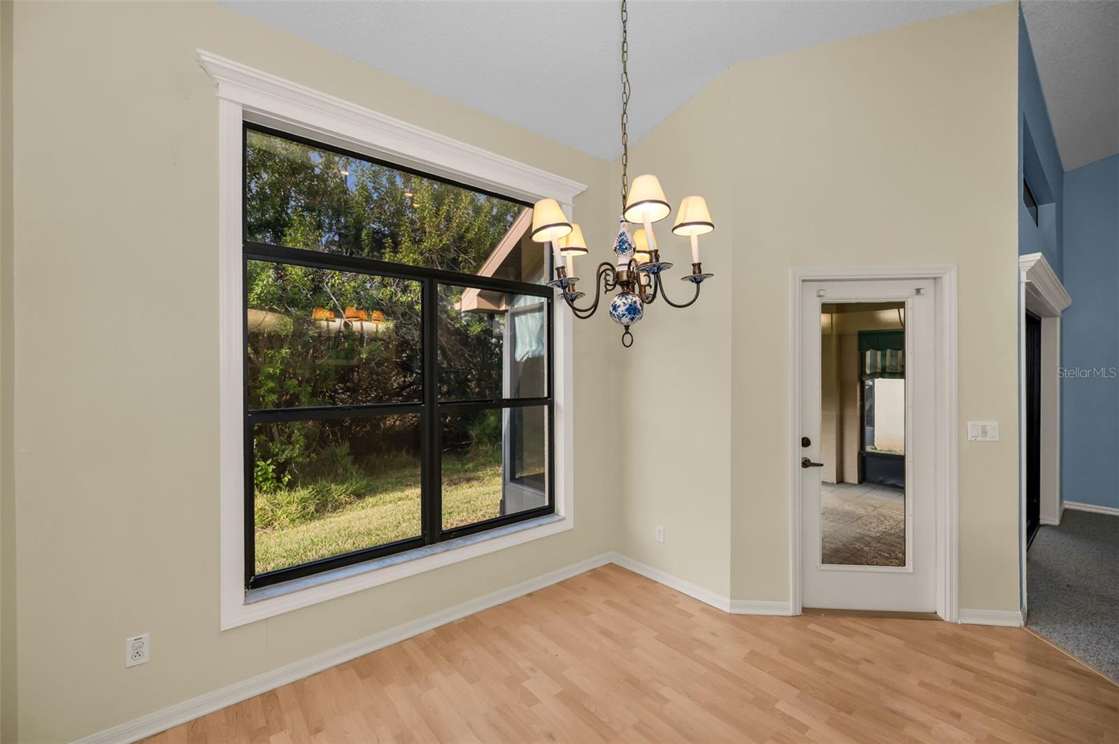 Image 14 of 59 For 9405 Palm Haven Court