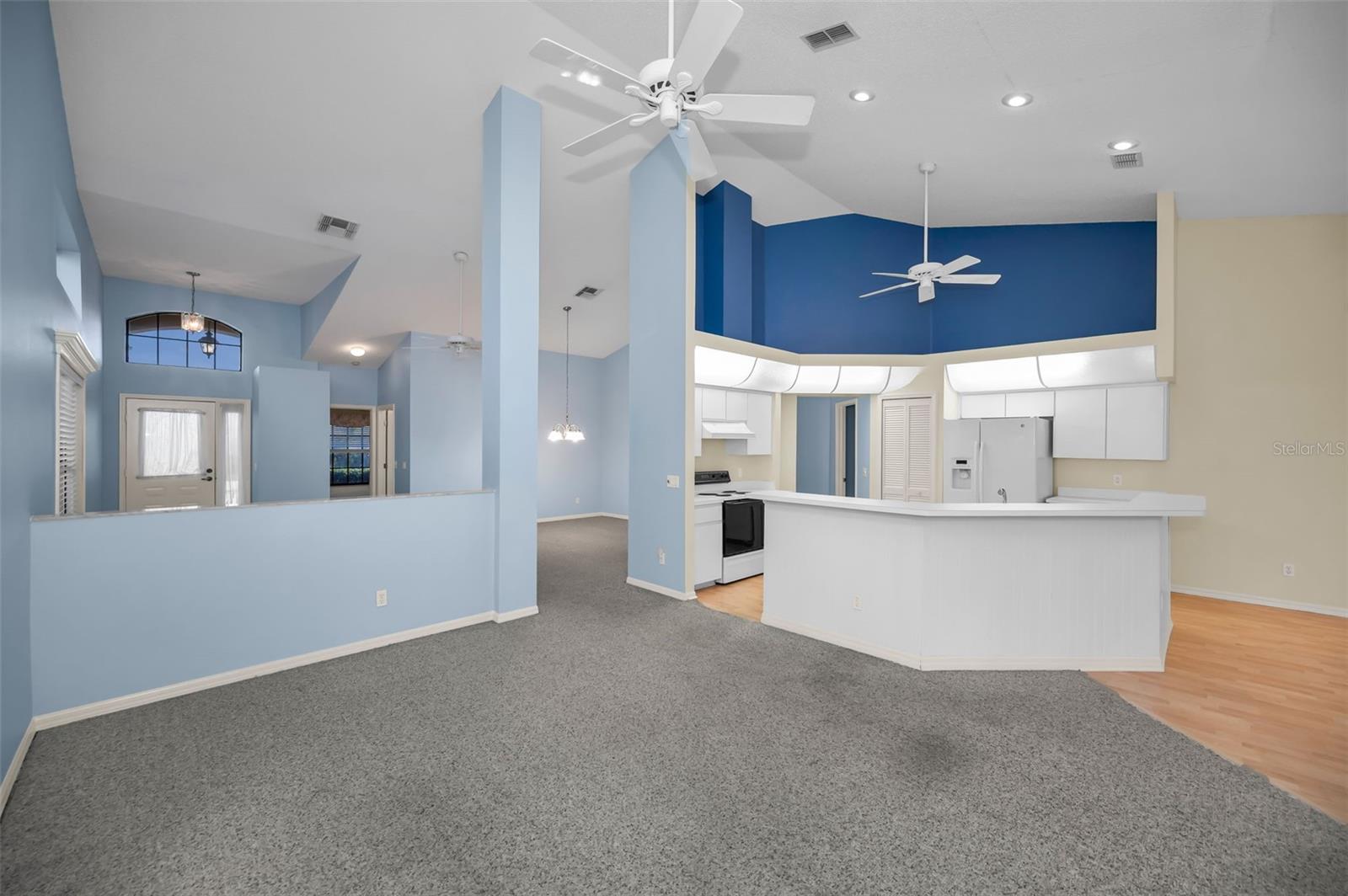 Image 18 of 59 For 9405 Palm Haven Court