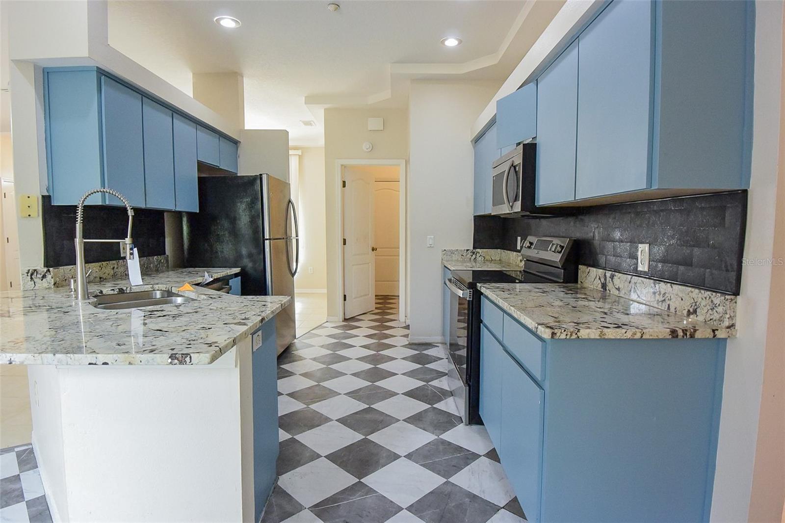 Image 11 of 43 For 3467 Everett Avenue