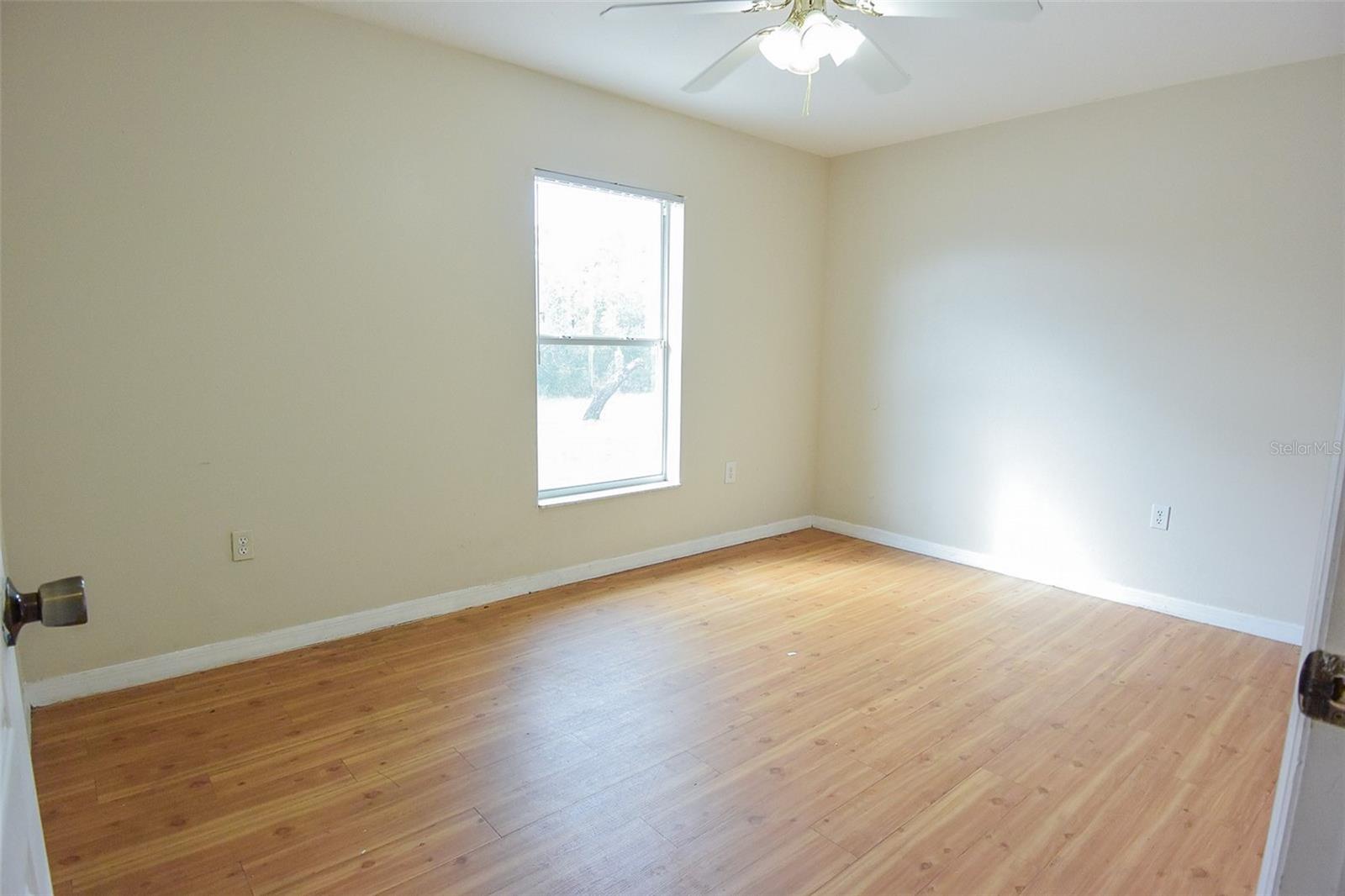 Image 25 of 43 For 3467 Everett Avenue