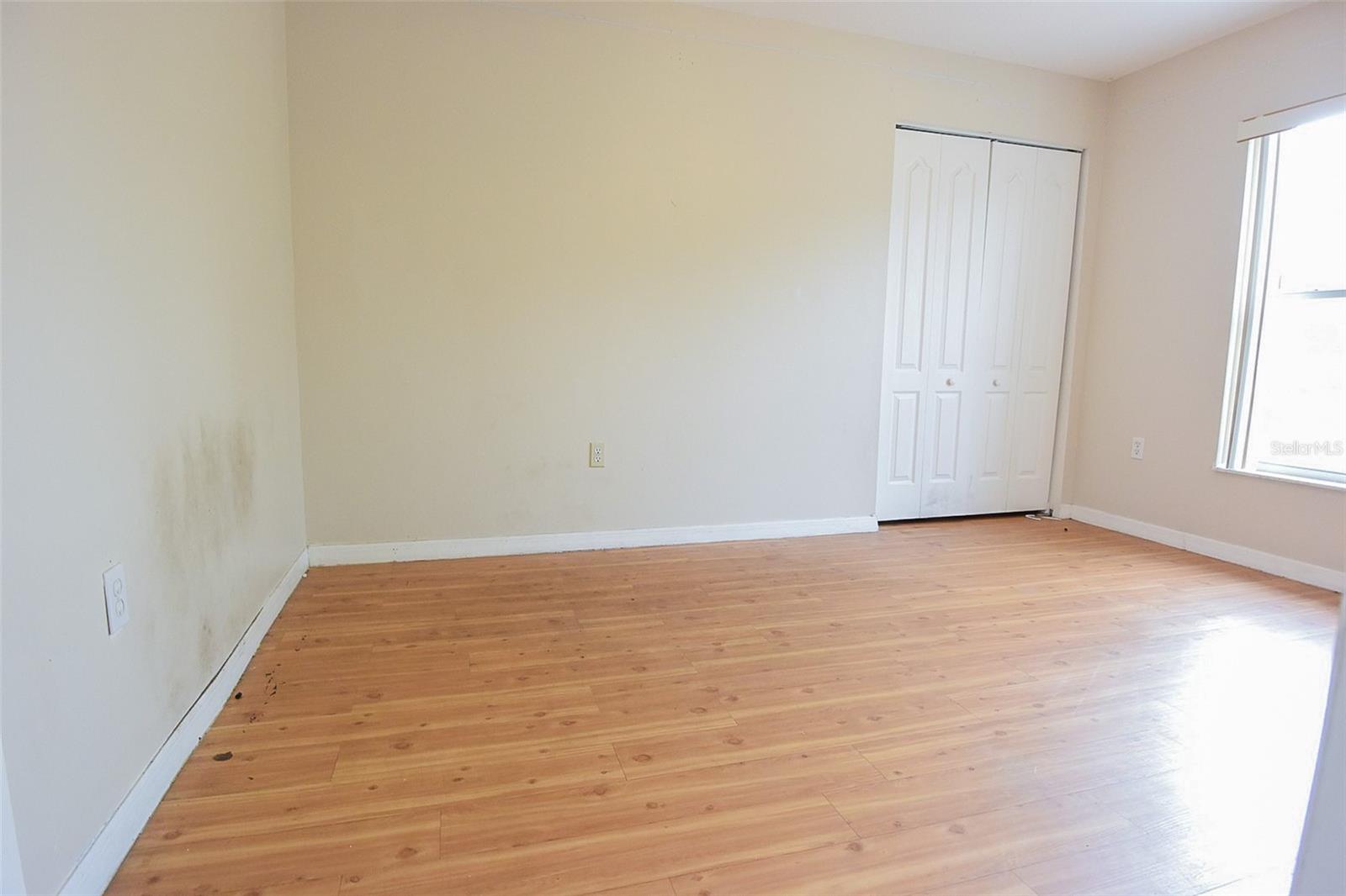 Image 29 of 43 For 3467 Everett Avenue