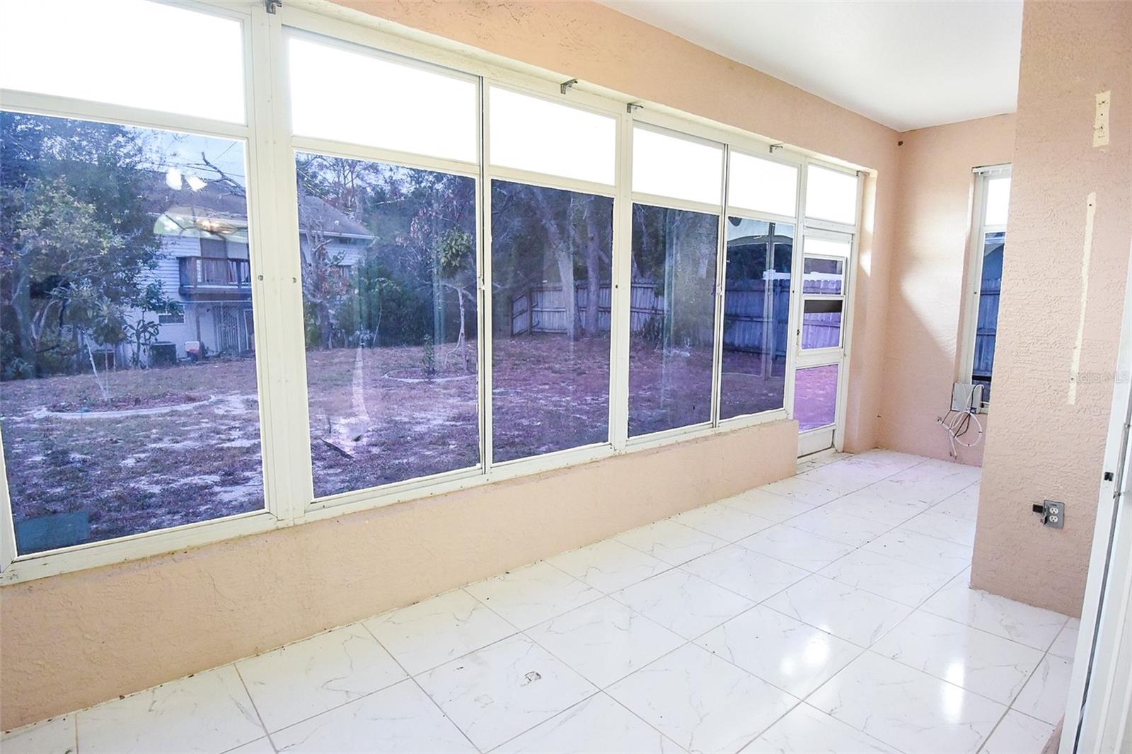 Image 32 of 43 For 3467 Everett Avenue